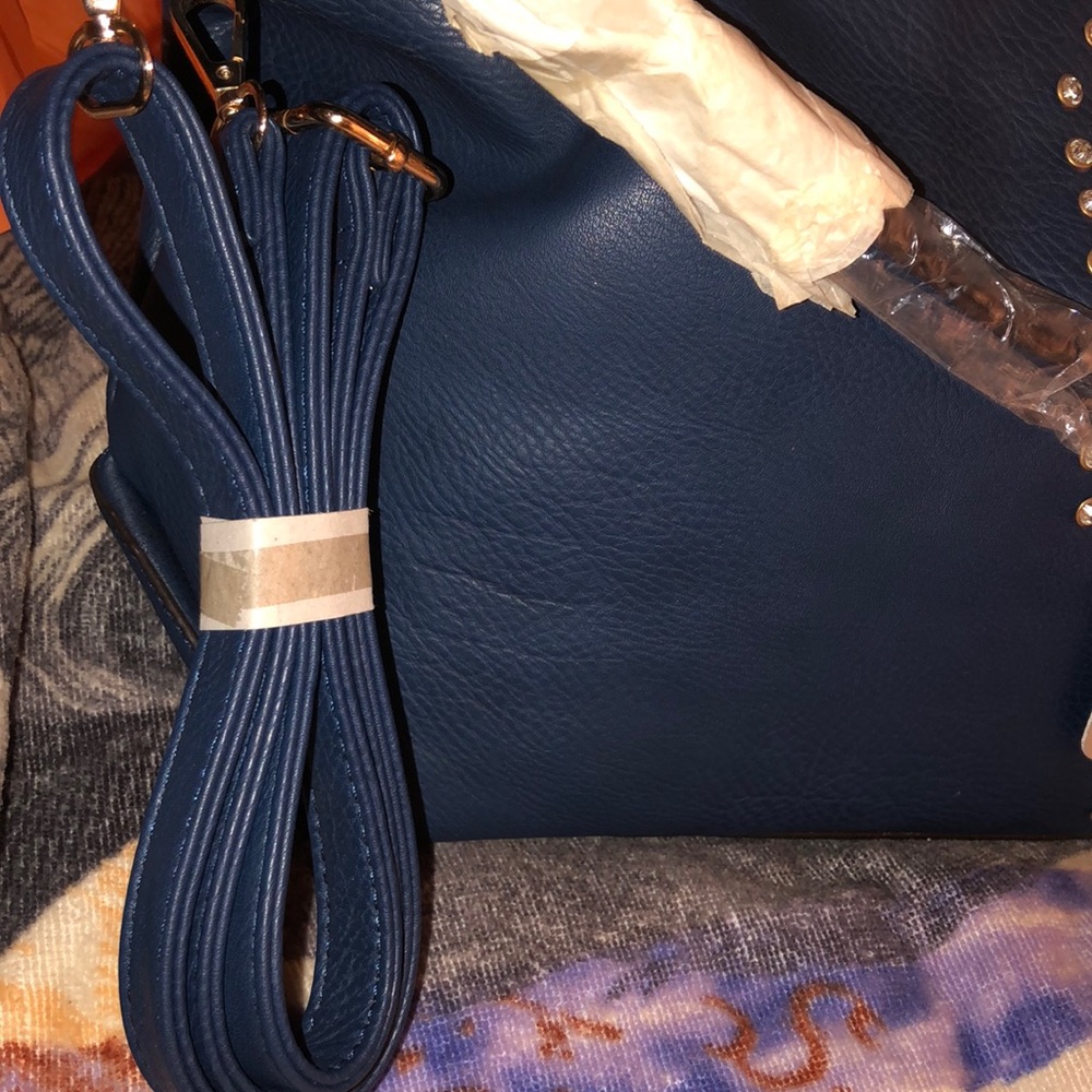 Handbag - Picture 7 of 8